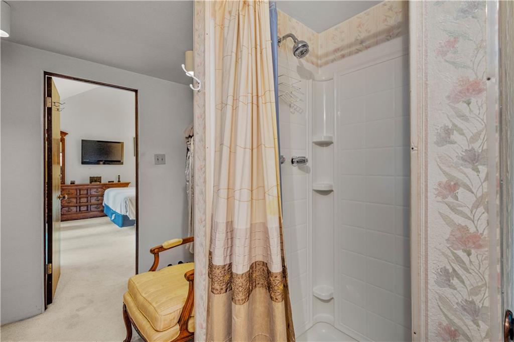 194 Thompson Hill Road Aliquippa, PA 15001 - Photo 18 of 33 Gallery Image 18