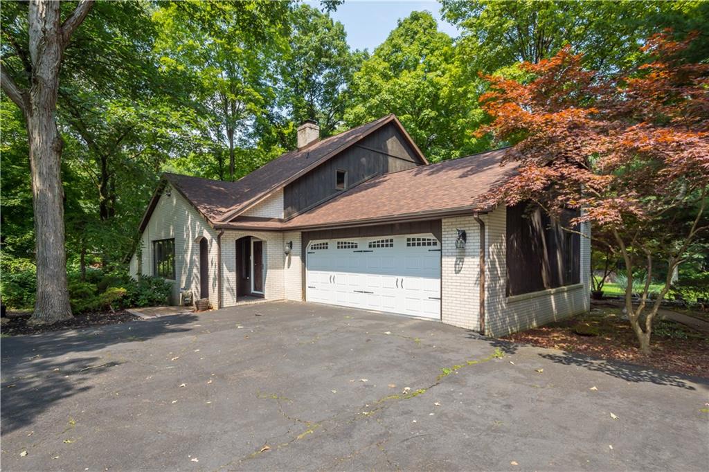 194 Thompson Hill Road Aliquippa, PA 15001 - Photo 2 of 33 Gallery Image 2