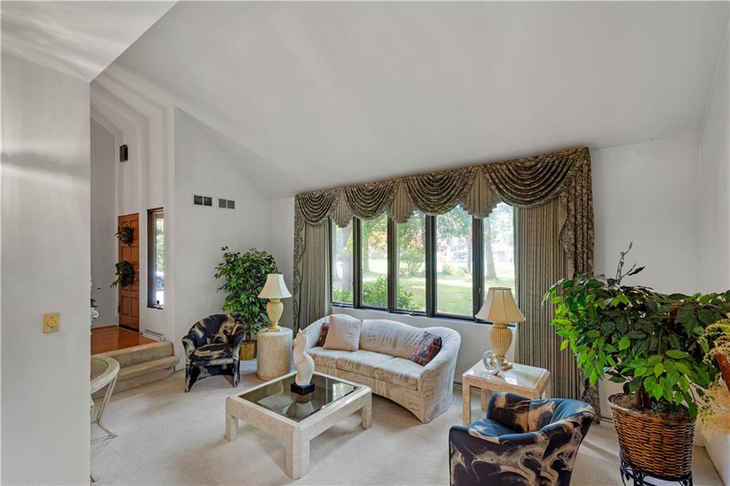 194 Thompson Hill Road Aliquippa, PA 15001 - Photo 10 of 33 Gallery Image 10