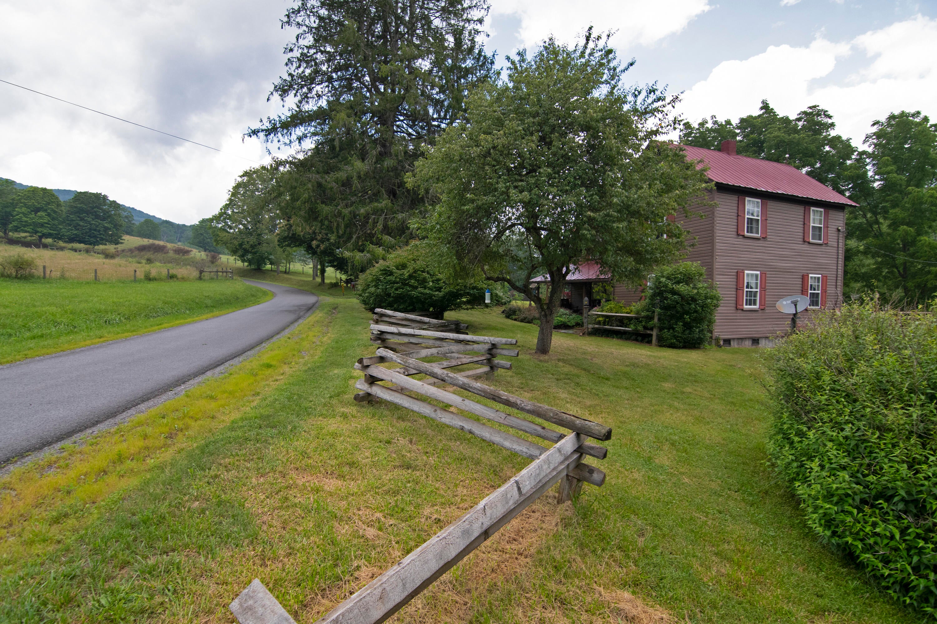 6412 Denmar Road Hillsboro, WV 24946 - Photo 6 of 100 Gallery Image 6