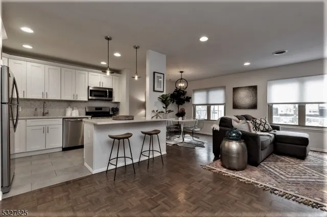 $2,995 | 27 Up Mountain Avenue, Unit 1, Montclair, NJ 07042