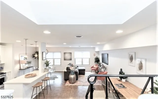 $2,995 | 27 Up Mountain Avenue, Unit 1, Montclair, NJ 07042