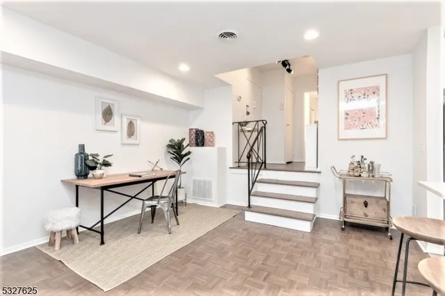 $2,995 | 27 Up Mountain Avenue, Unit 1, Montclair, NJ 07042