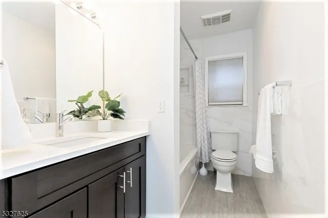 $2,995 | 27 Up Mountain Avenue, Unit 1, Montclair, NJ 07042