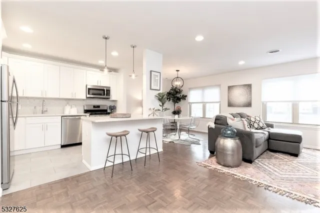 $2,995 | 27 Up Mountain Avenue, Unit 1, Montclair, NJ 07042