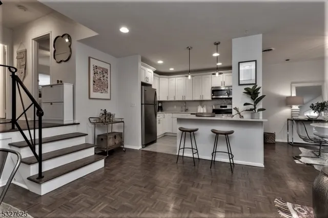 $2,995 | 27 Up Mountain Avenue, Unit 1, Montclair, NJ 07042