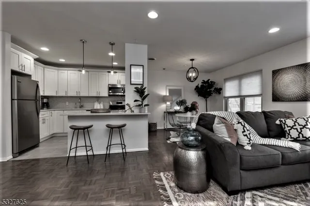 $2,995 | 27 Up Mountain Avenue, Unit 1, Montclair, NJ 07042