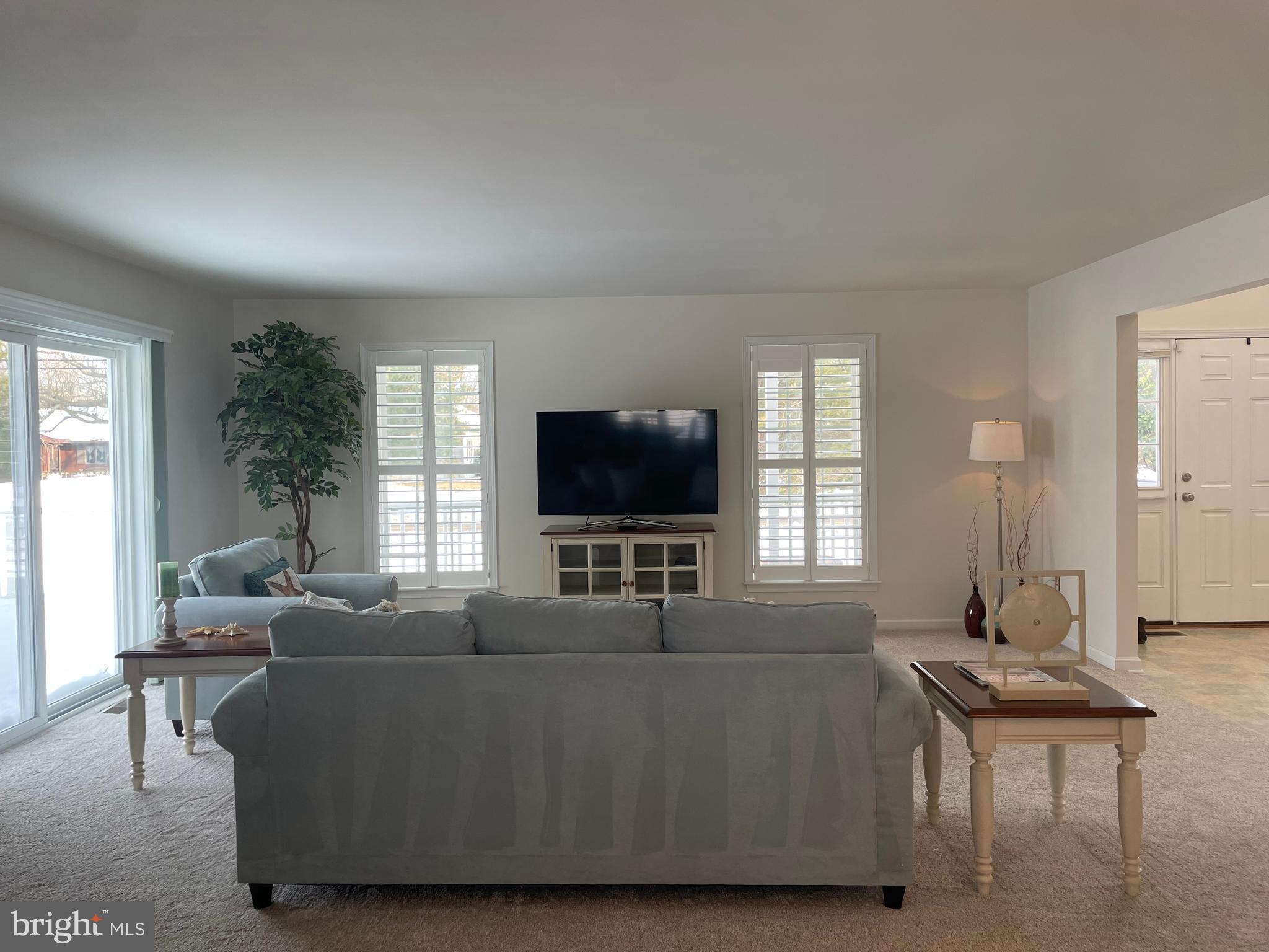 36479 Old Mill Road Ocean View, DE 19970 - Photo 11 of 41 Living room
