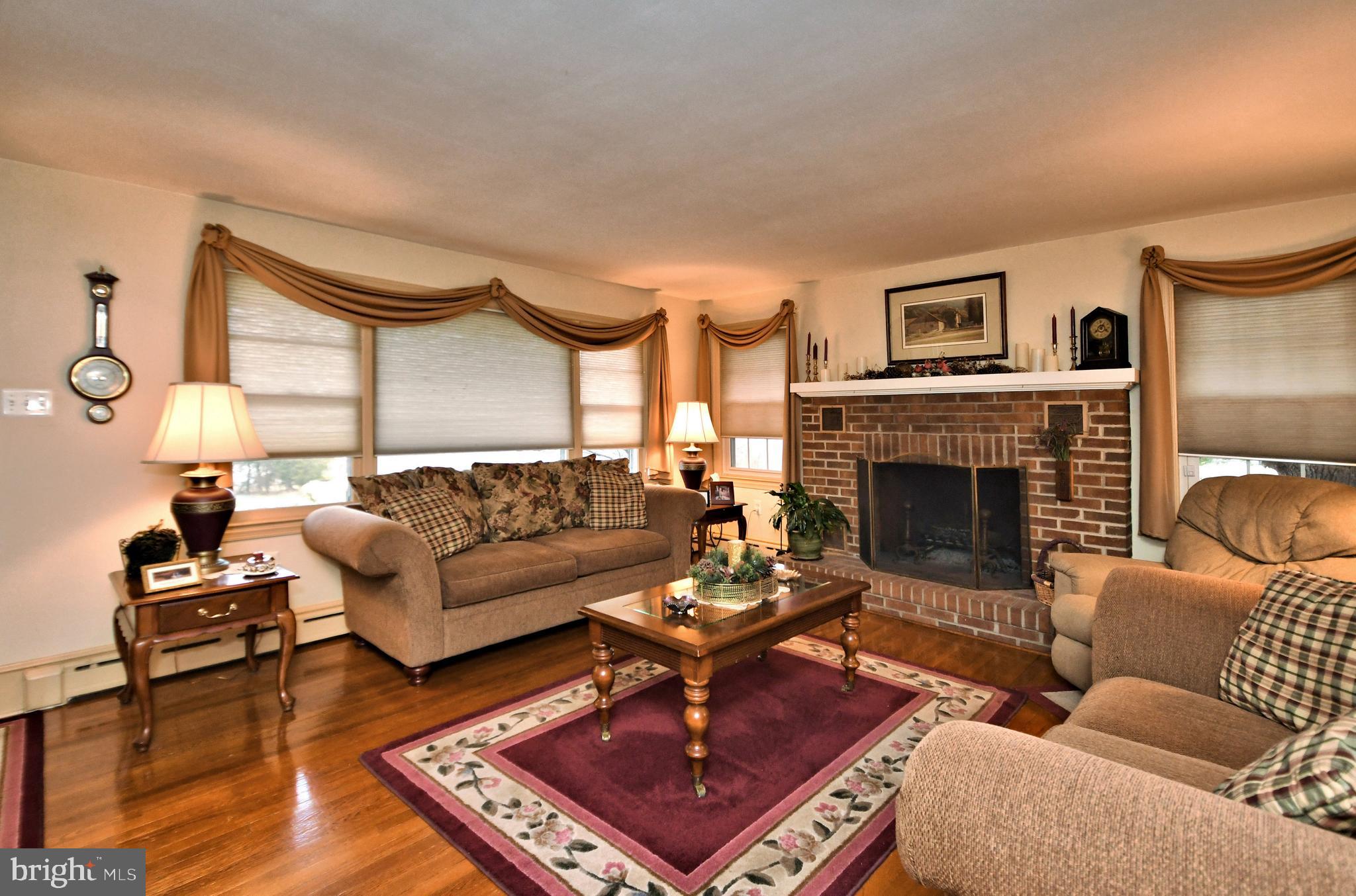 11 Loder Road Birdsboro, PA 19508 - Photo 2 of 53 Living Room