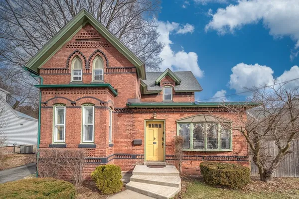 $549,900 | 13 Finn Street, Northampton, MA 01060