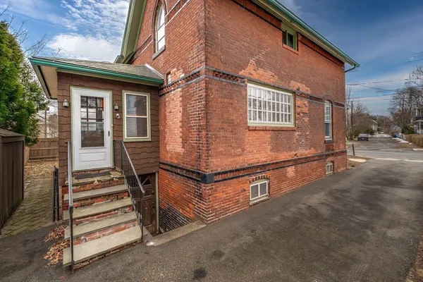 $549,900 | 13 Finn Street, Northampton, MA 01060