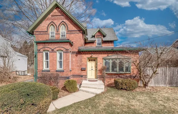 $549,900 | 13 Finn Street, Northampton, MA 01060