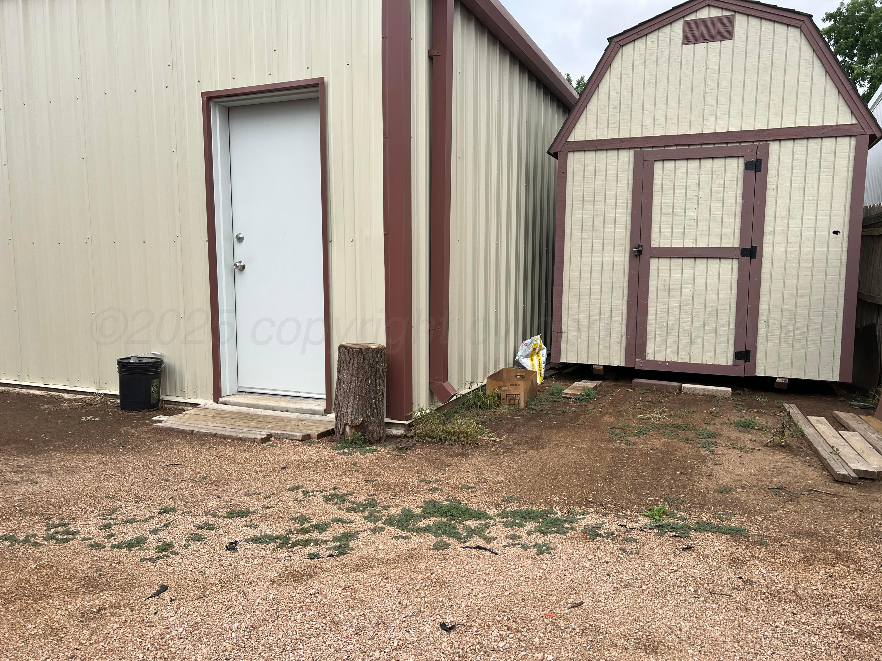Shop/Little Shed