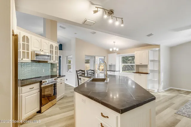 $349,900 | 2885 Kingston Lane, Melbourne, FL 32935