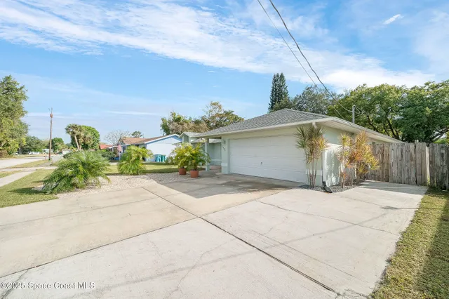 $349,900 | 2885 Kingston Lane, Melbourne, FL 32935