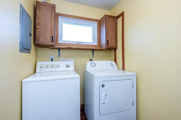 $265,000 | 6175-6177 Aubill Drive, Eau Claire, MI 49111