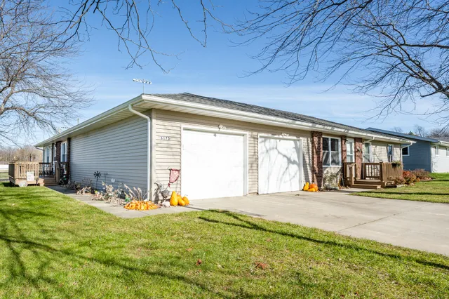 $269,000 | 6175-6177 Aubill Drive, Eau Claire, MI 49111