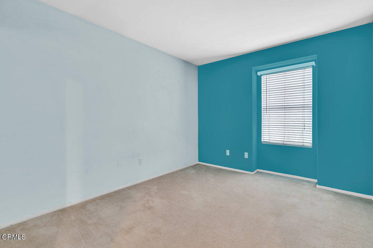 825 Noontide Way Oxnard, CA 93035 - Photo 18 of 26 an empty room with windows