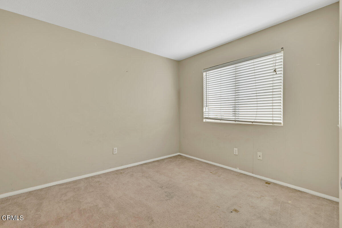 825 Noontide Way Oxnard, CA 93035 - Photo 20 of 26 an empty room with a window