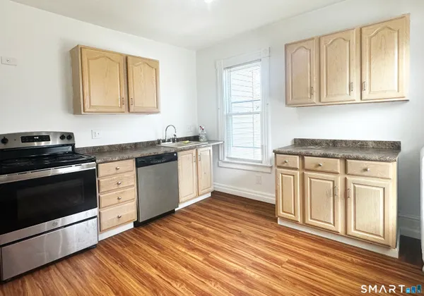 $2,800 | 394 High Street, Middletown, CT 06457