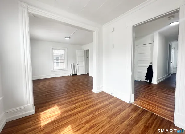 $2,800 | 394 High Street, Middletown, CT 06457