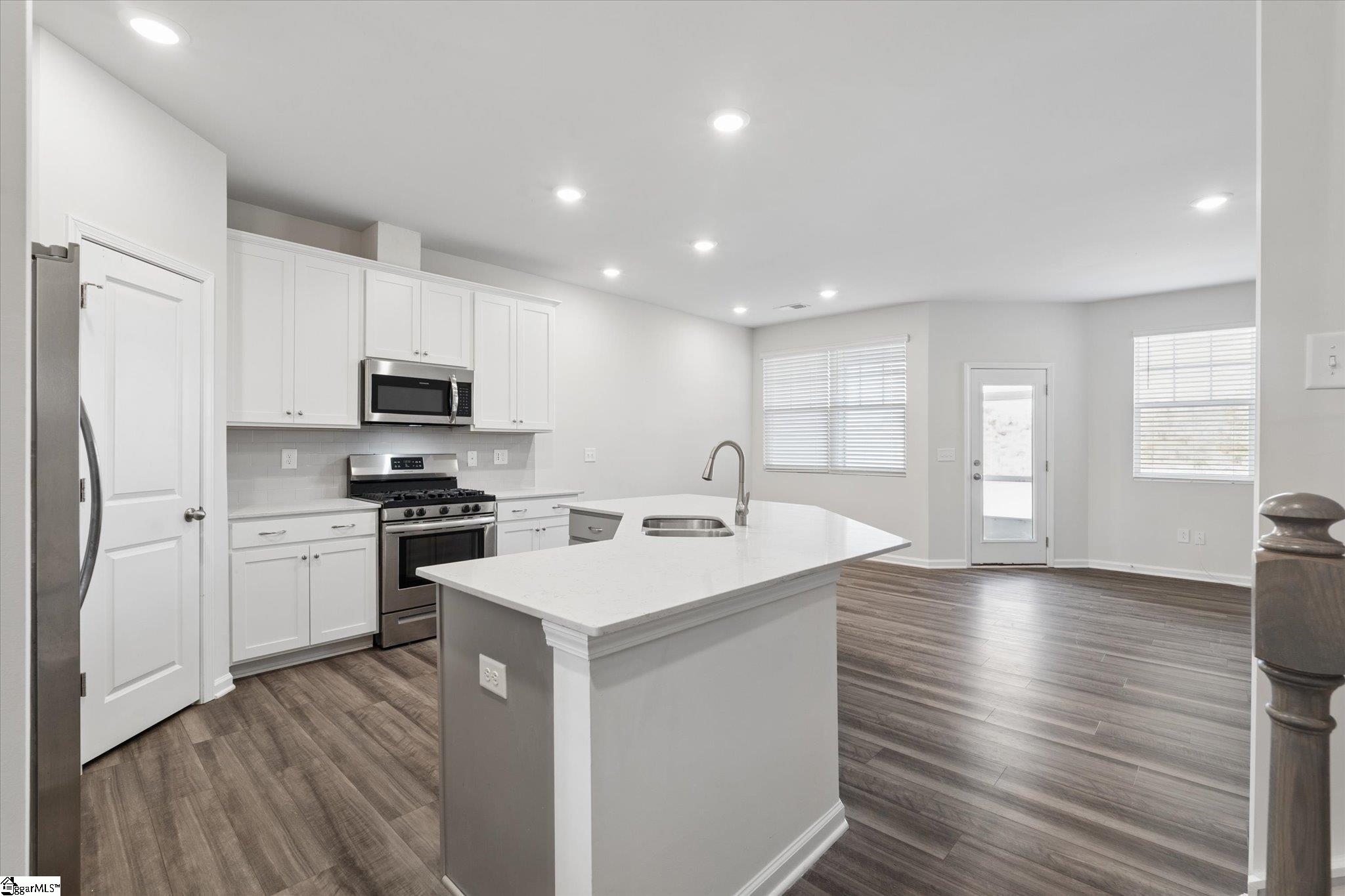 314 East Compass Way Easley, SC 29640 - Photo 3 of 28