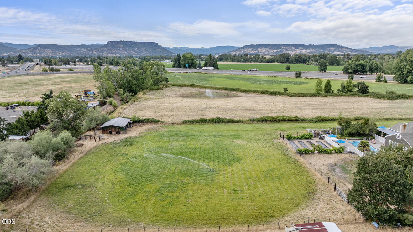 2622 Eric Avenue Central Point, OR 97502 - Photo 53 of 63