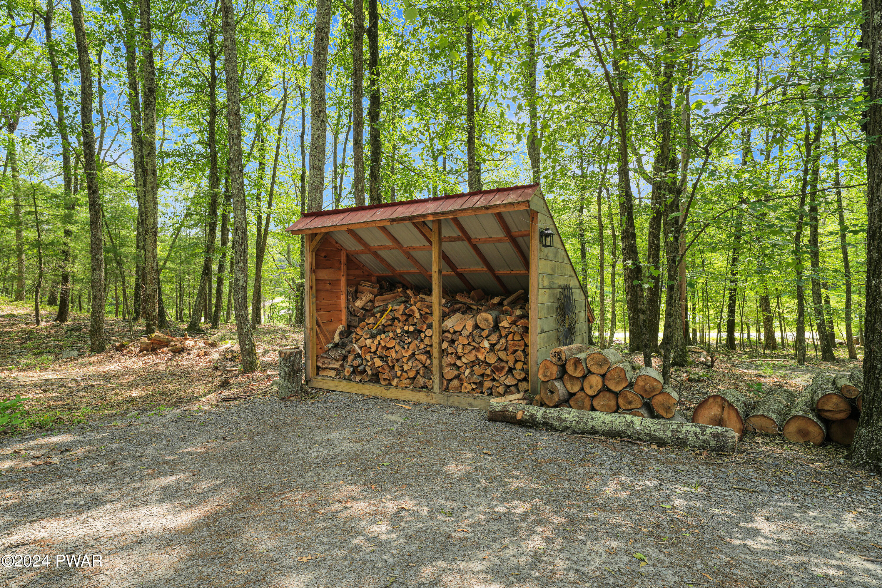 415 Sawkill Road Milford, PA 18337 - Photo 35 of 39 LEX00113 copy