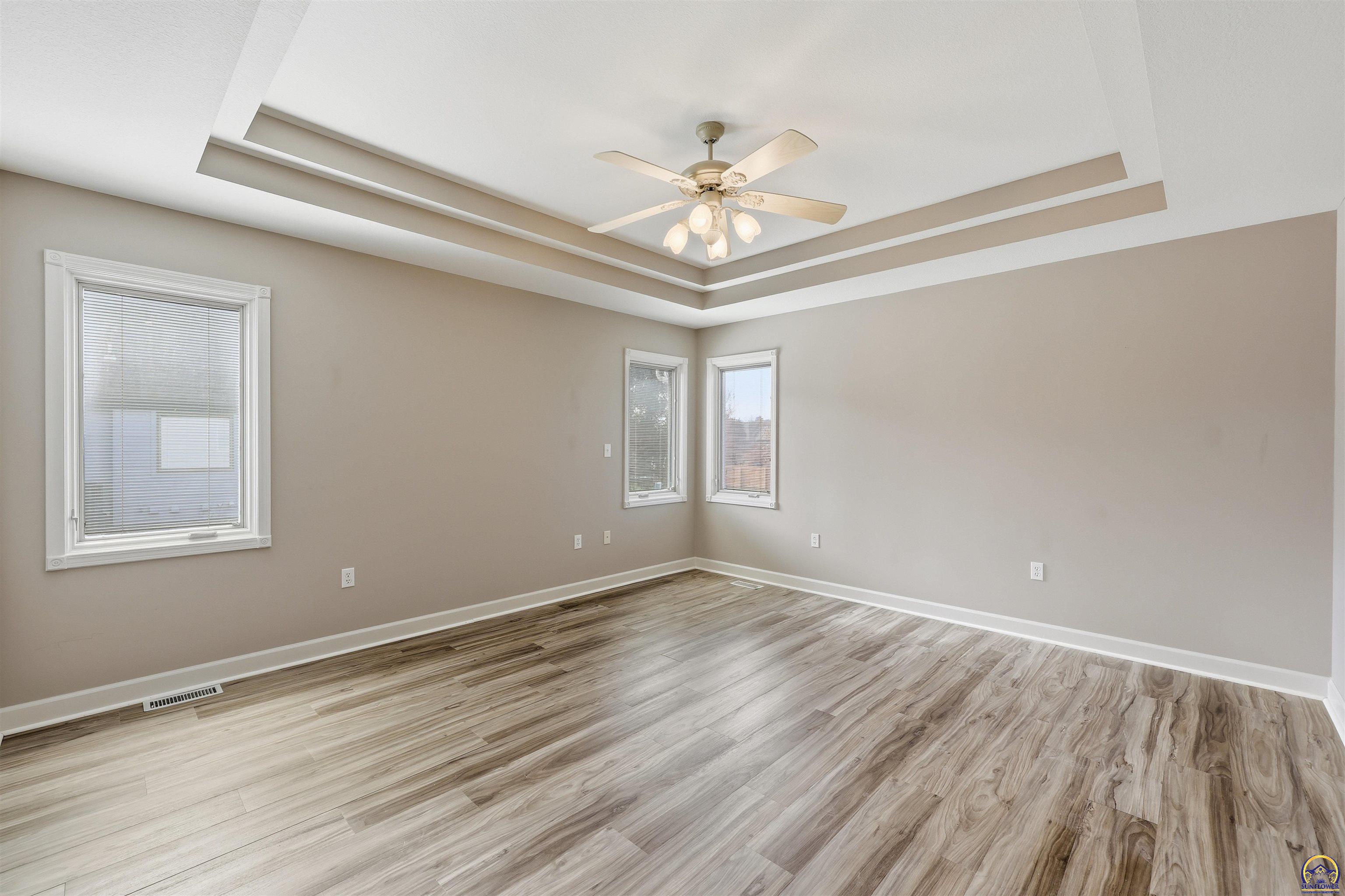 5021 Northwest Sterling Chase Drive Topeka, KS 66618 - Photo 17 of 40