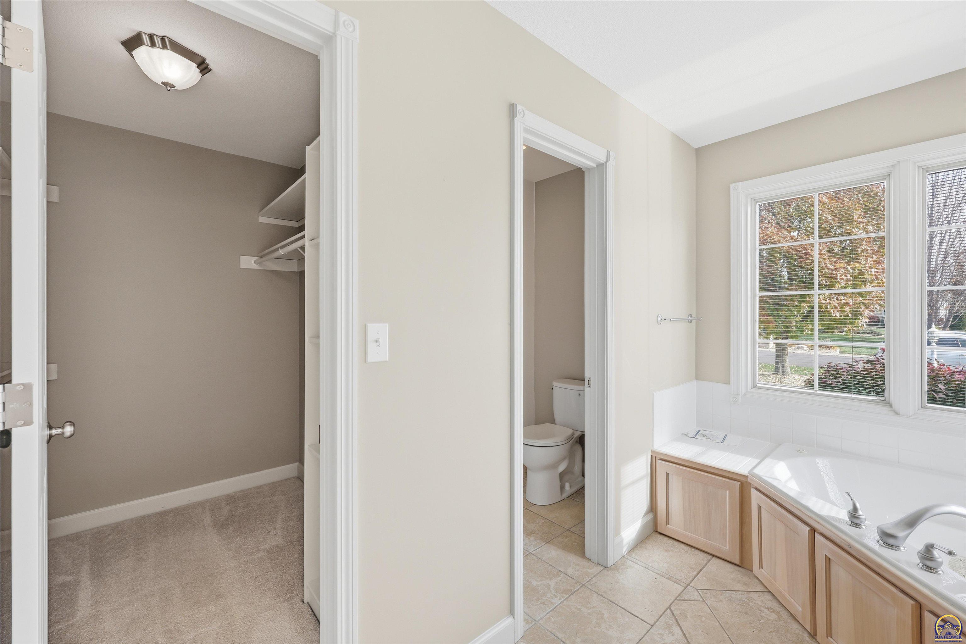 5021 Northwest Sterling Chase Drive Topeka, KS 66618 - Photo 21 of 40