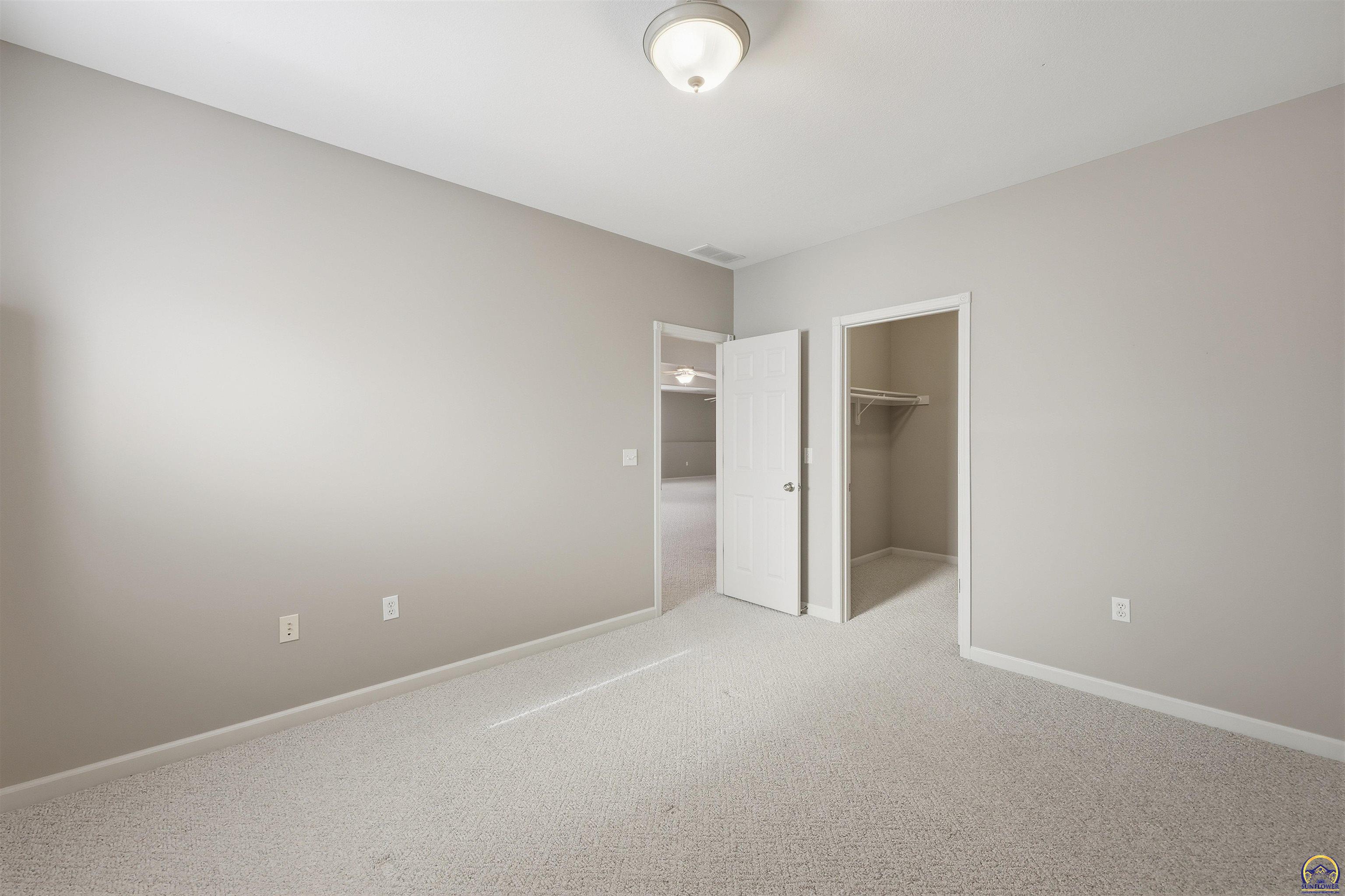 5021 Northwest Sterling Chase Drive Topeka, KS 66618 - Photo 31 of 40