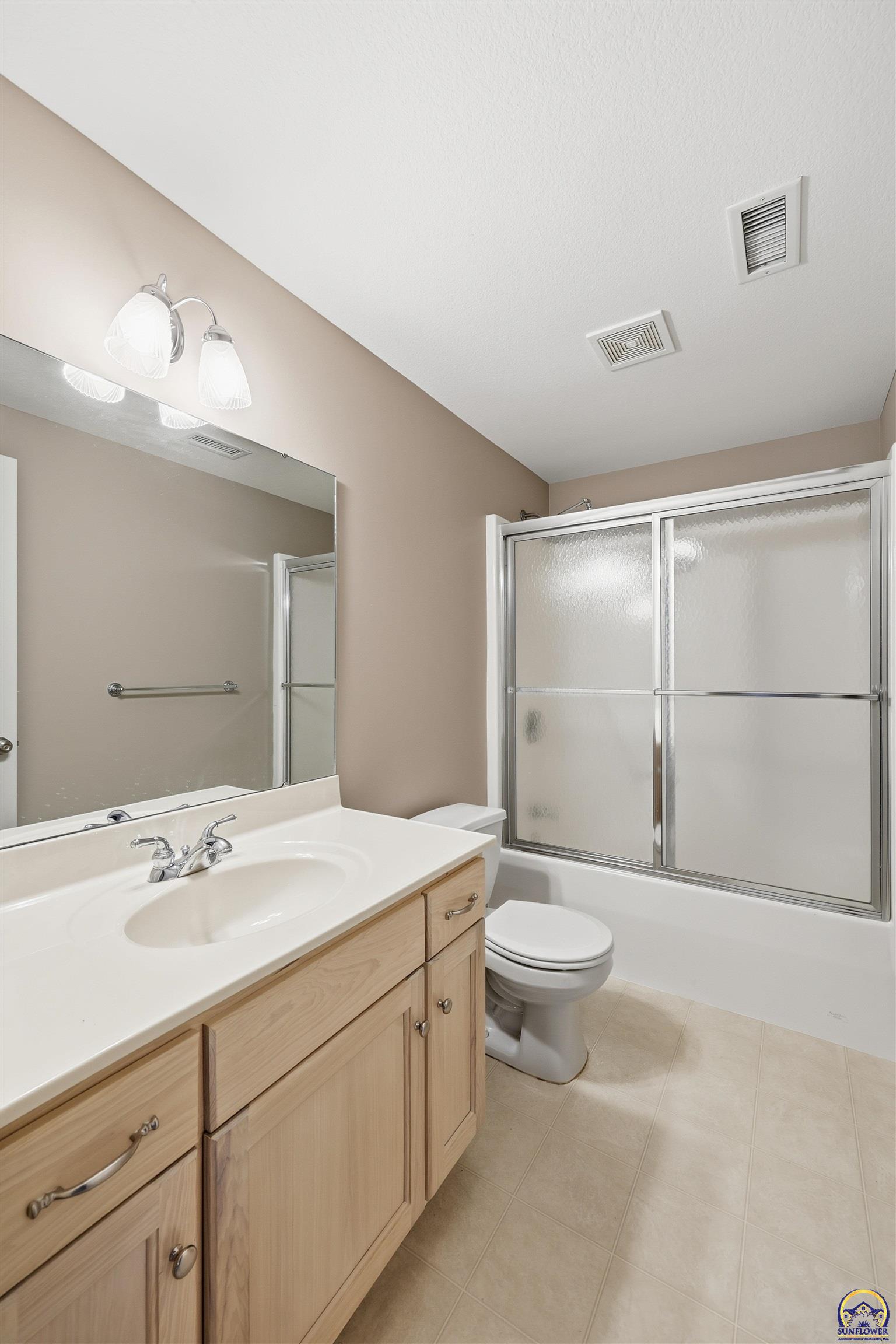 5021 Northwest Sterling Chase Drive Topeka, KS 66618 - Photo 33 of 40