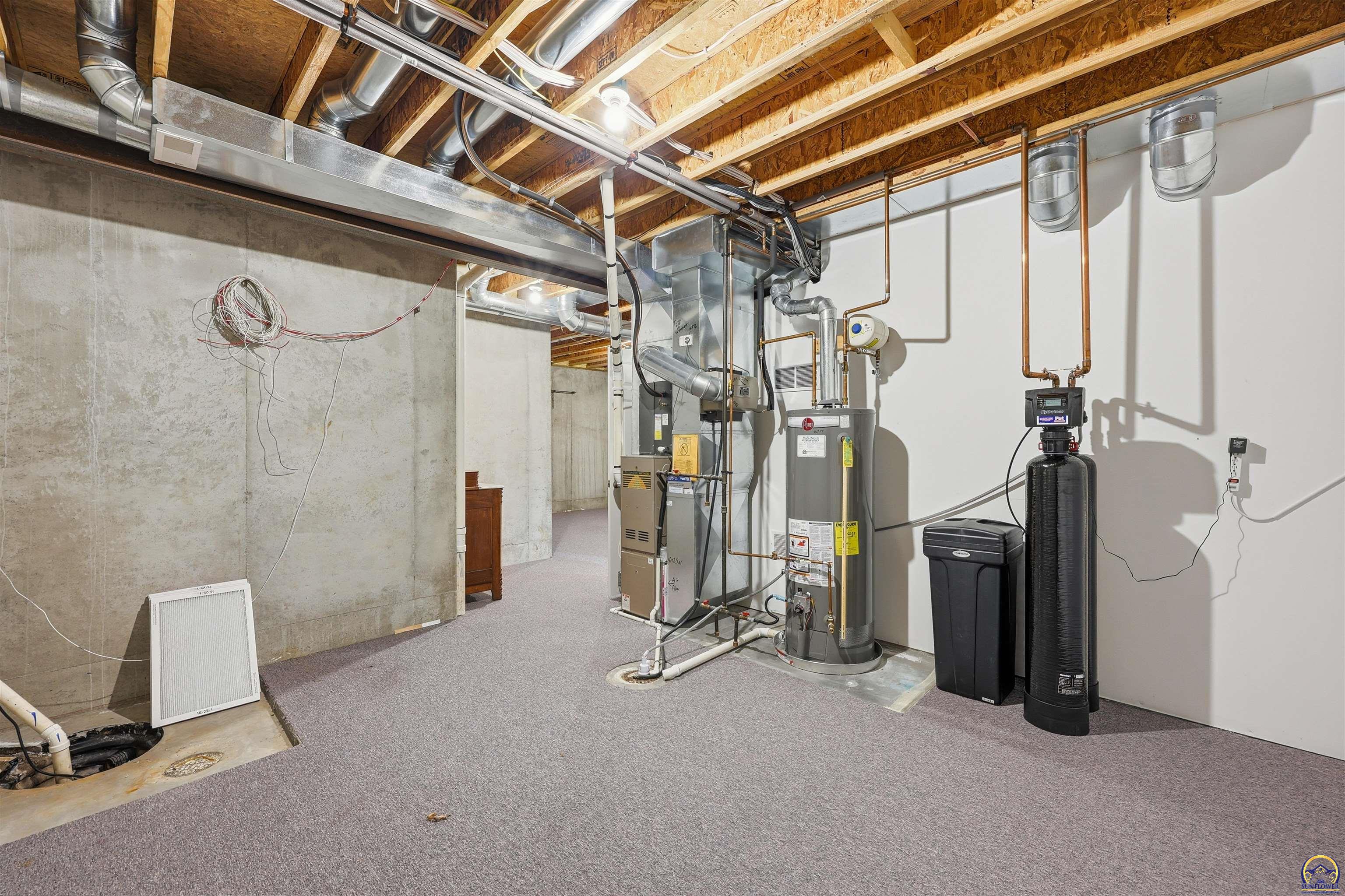 5021 Northwest Sterling Chase Drive Topeka, KS 66618 - Photo 36 of 40