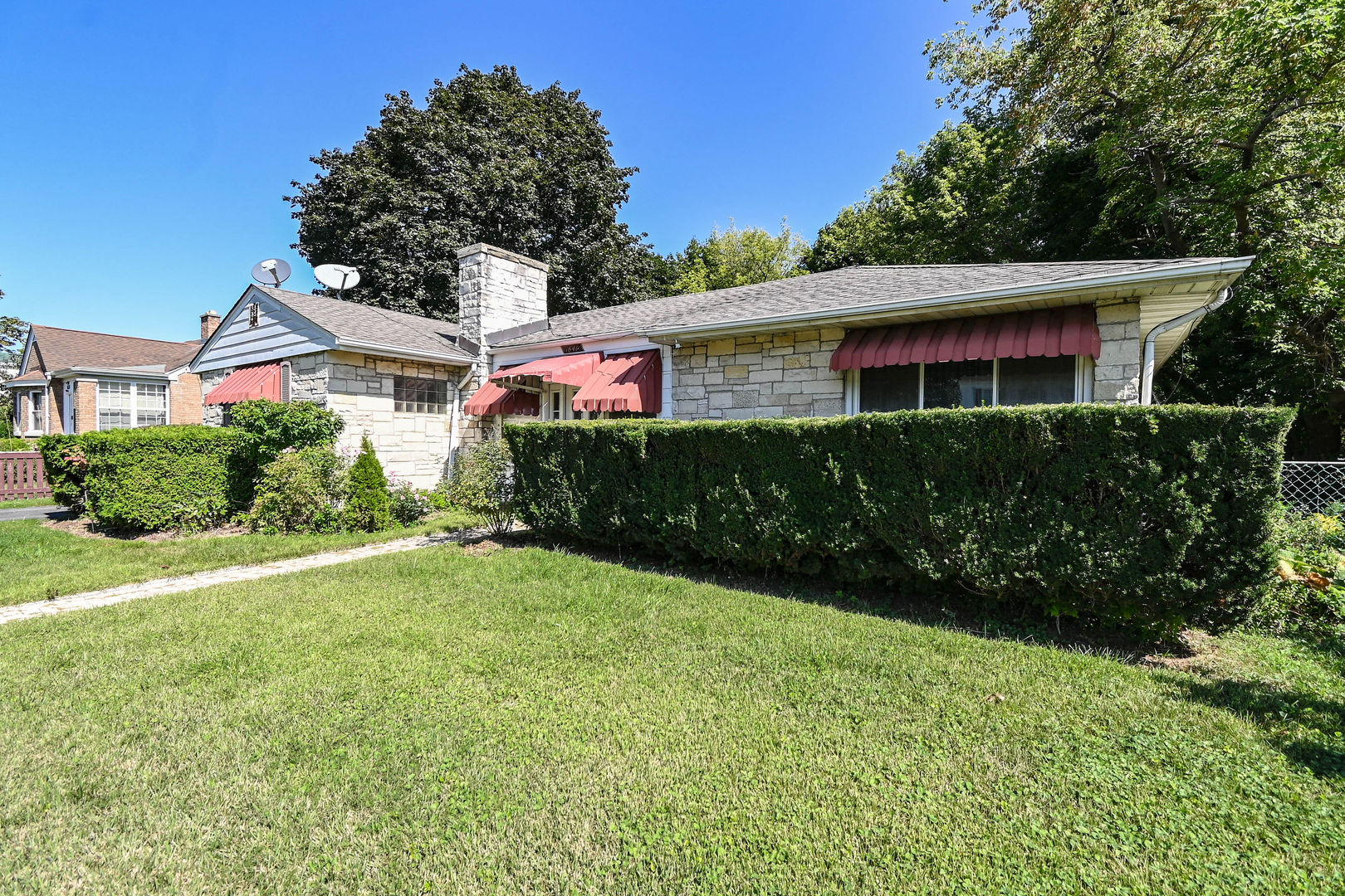 1641 Jackson Street North Chicago, IL 60064 - Photo 3 of 29