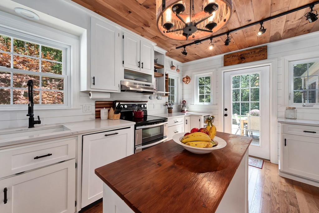 185 Georgetown Road Boxford, MA 01921 - Photo 5 of 31