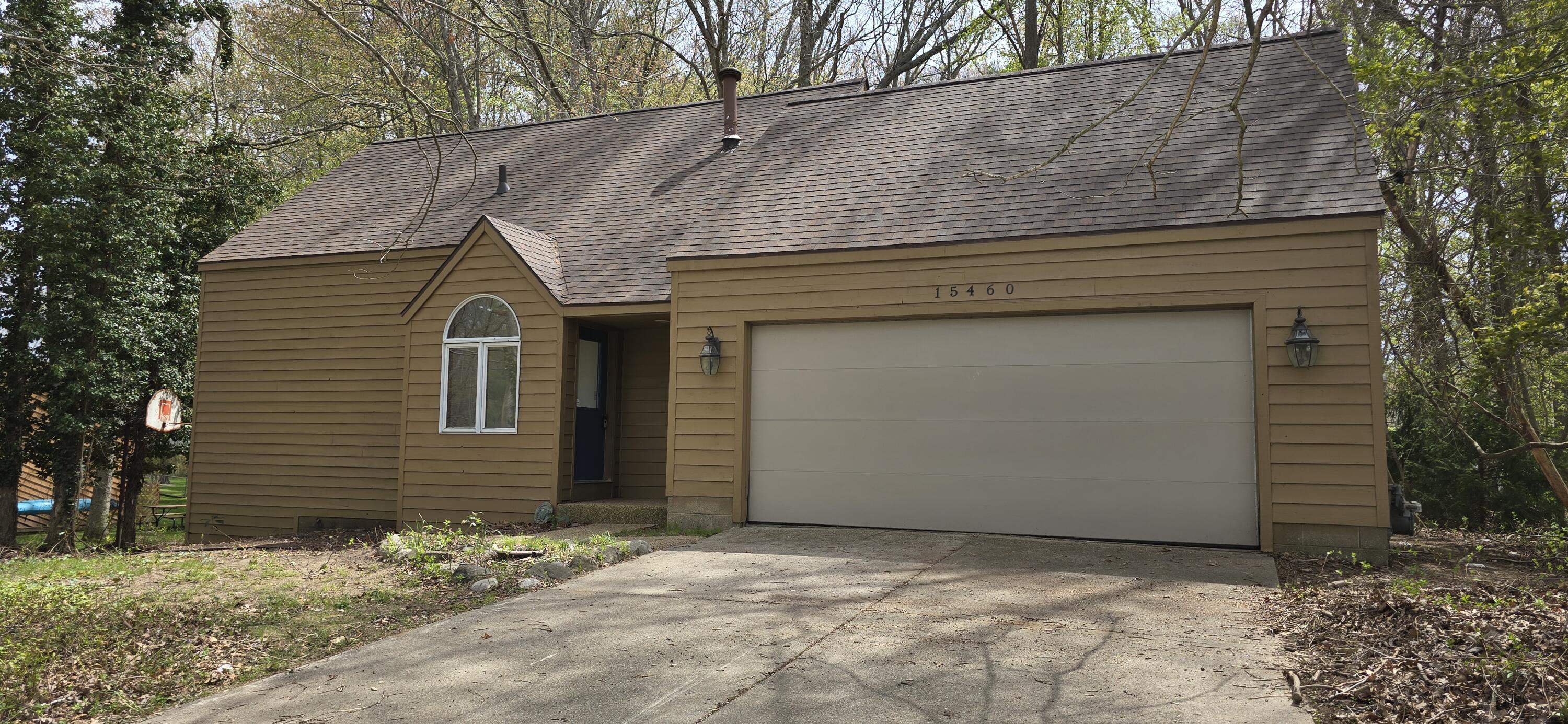 15460 Kelly Street Spring Lake, MI 49456 - Photo 2 of 44 Front of home