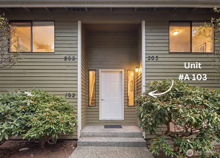 $295,000 | 75 Northwest Columbia Drive, Unit A103, Oak Harbor, WA 98277