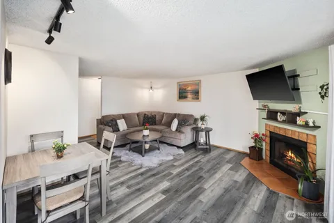 $295,000 | 75 Northwest Columbia Drive, Unit A103, Oak Harbor, WA 98277