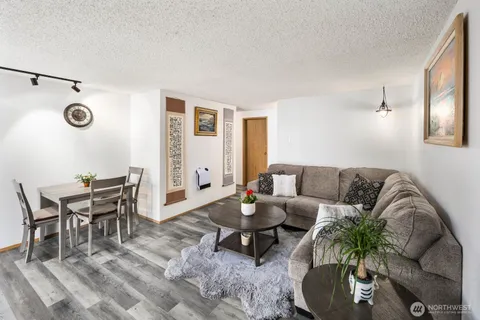 $295,000 | 75 Northwest Columbia Drive, Unit A103, Oak Harbor, WA 98277