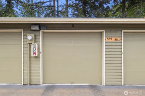 $295,000 | 75 Northwest Columbia Drive, Unit A103, Oak Harbor, WA 98277