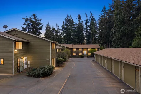 $295,000 | 75 Northwest Columbia Drive, Unit A103, Oak Harbor, WA 98277