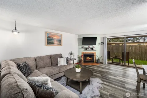 $295,000 | 75 Northwest Columbia Drive, Unit A103, Oak Harbor, WA 98277