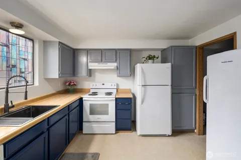 $295,000 | 75 Northwest Columbia Drive, Unit A103, Oak Harbor, WA 98277