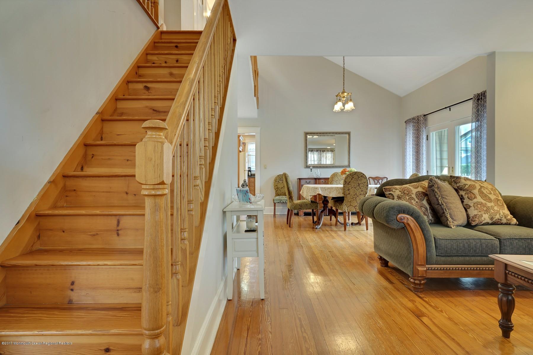 806 Ocean Road Spring Lake Heights, NJ 07762 - Photo 16 of 33 Stairway
