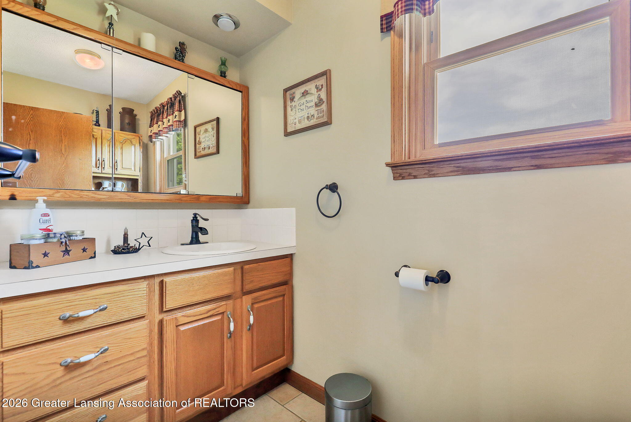 13458 Boyer Road Grand Ledge, MI 48837 - Photo 14 of 34 19-web-or-mls-Photo May 26 2026, 3 42 23
