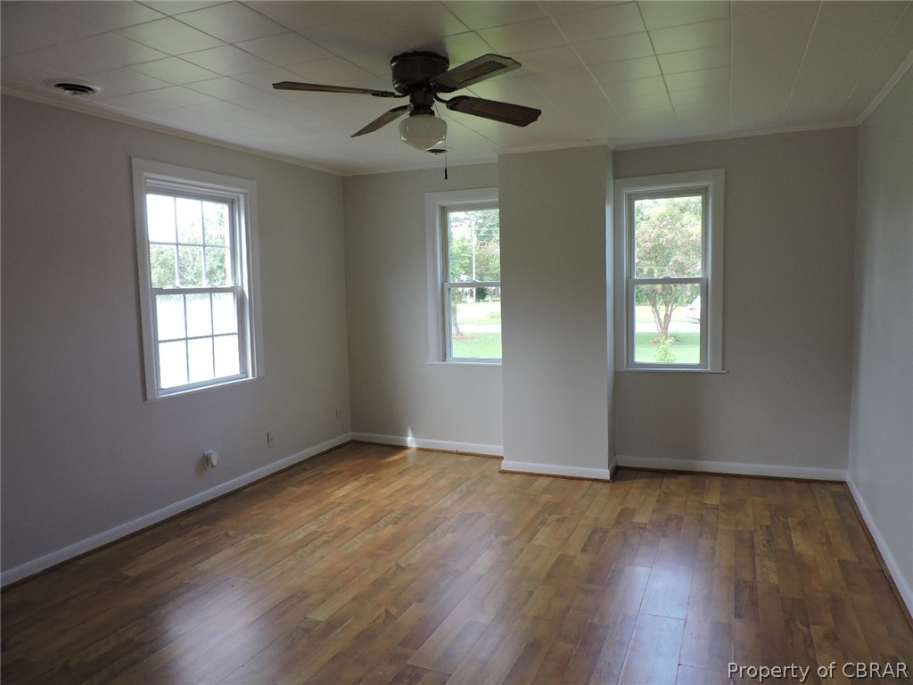 9603 Ban Road Hayes, VA 23072 - Photo 9 of 31 LIVING ROOM