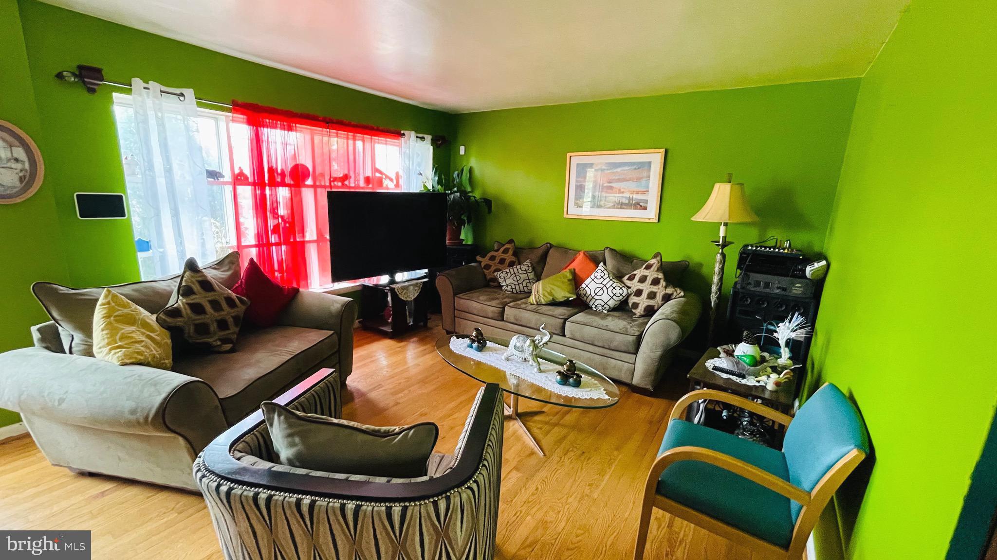7207 Good Luck Road New Carrollton, MD 20784 - Photo 5 of 23 Living Room