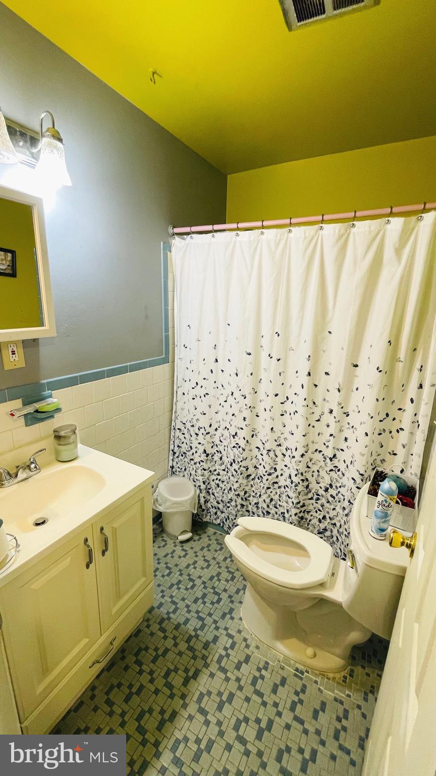 7207 Good Luck Road New Carrollton, MD 20784 - Photo 9 of 23 Main Bathroom