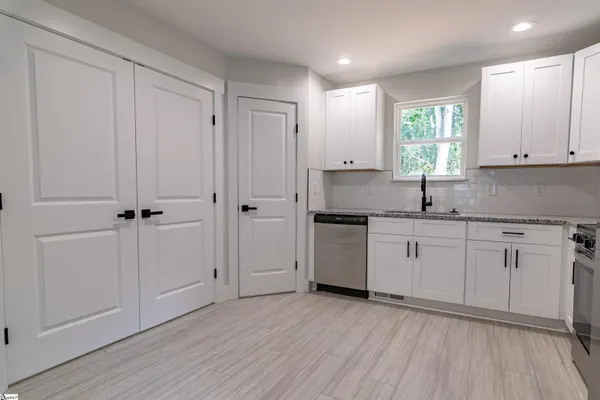 $349,999 | 121 A & B Brookmeade Drive, Anderson, SC 29624