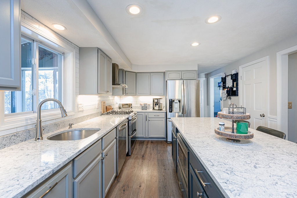 8 Gov Doherty Road Billerica, MA 01821 - Photo 11 of 41